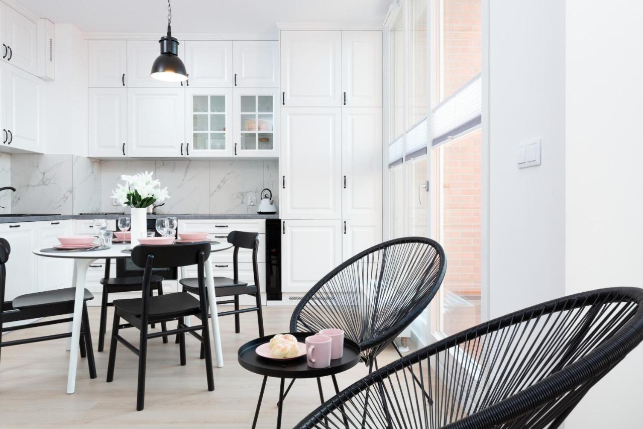 Rajska 8 - Glowne By Renters Huoneisto *